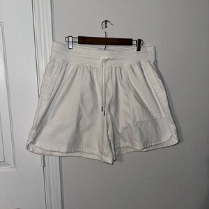 Athleta Women's Cream Athletic Shorts NWOT